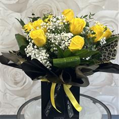 12 Yellow Roses