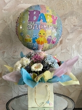 Baby shower bouquet with balloon